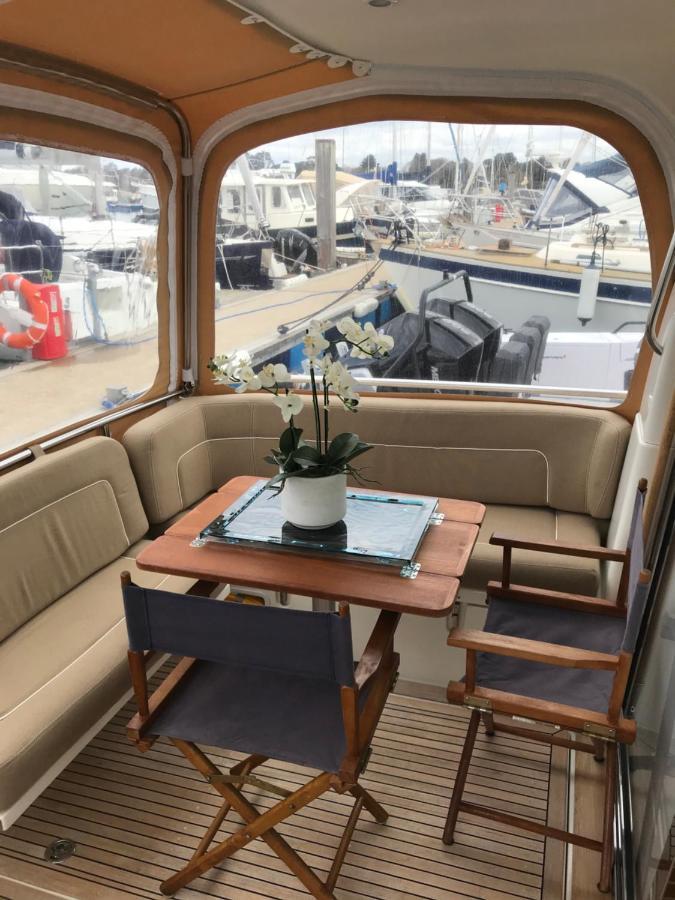 Adelphi B A Delightful 6 Berth Boat Hotel Lymington Exterior photo
